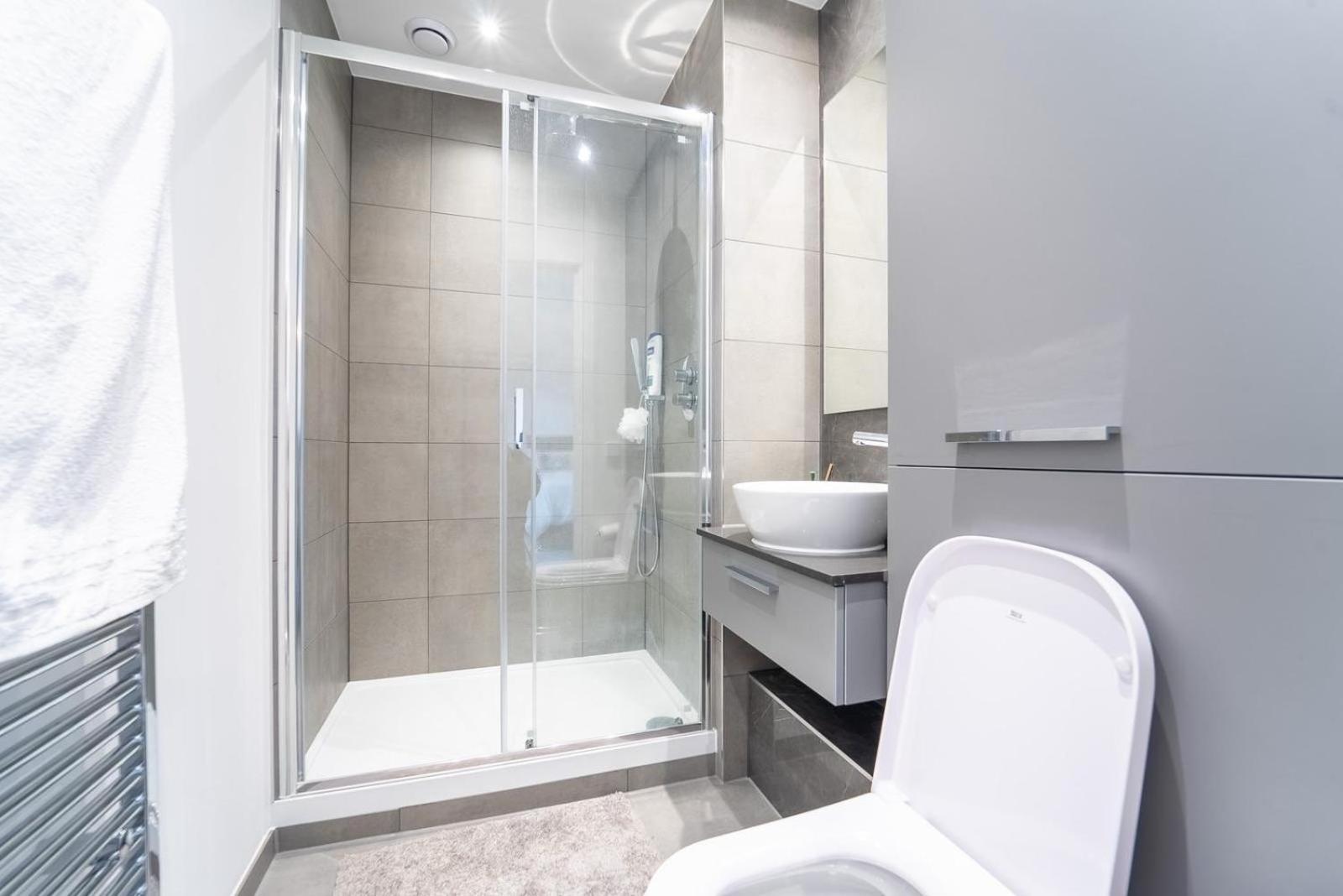 4 Guests - Close Airport - 25min Appartamento *